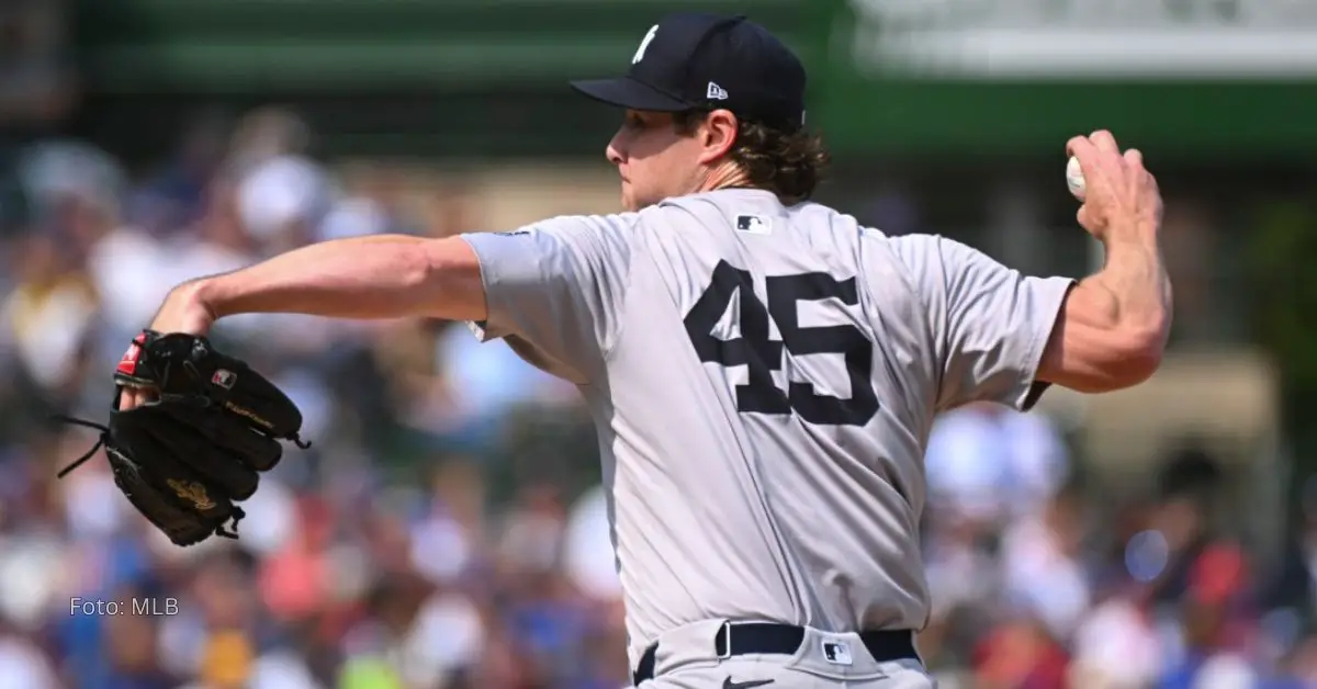 Gerrit Cole lanzando con New York Yankees.