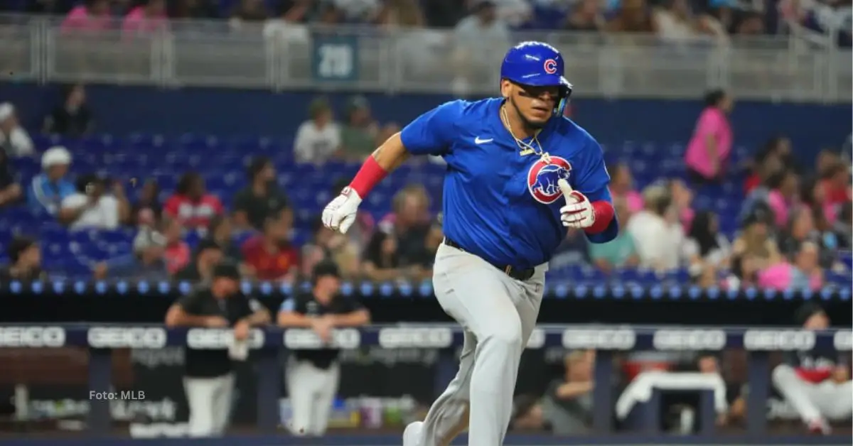 Isaac Paredes corriendo las bases con Chicago Cubs